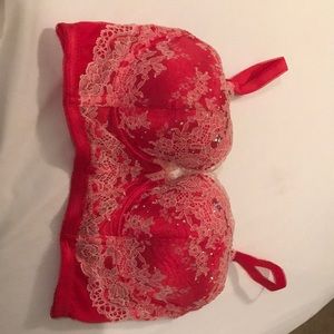 Victoria’s Secret lines Demi